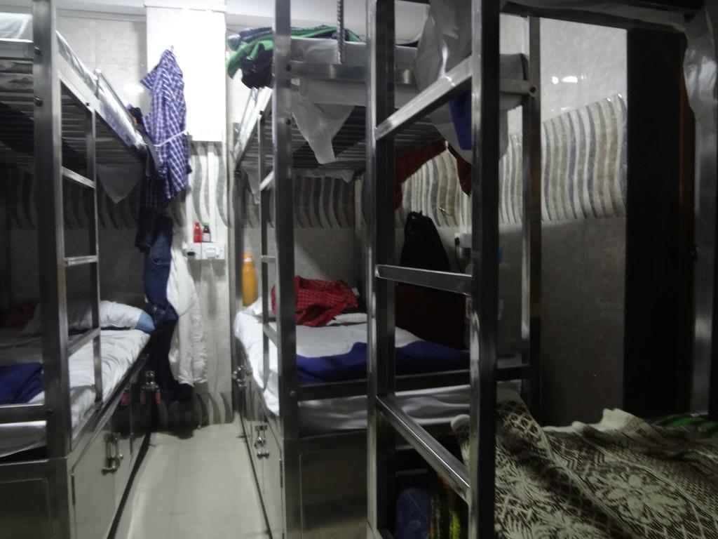 Aashiyana Dormitory Mumbai Exterior photo