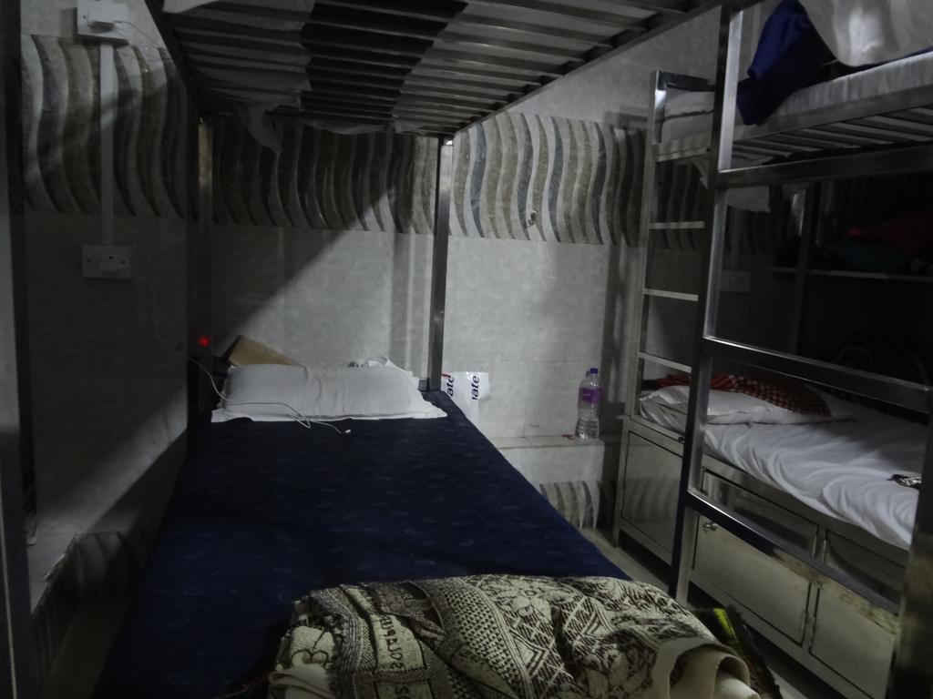 Aashiyana Dormitory Mumbai Exterior photo