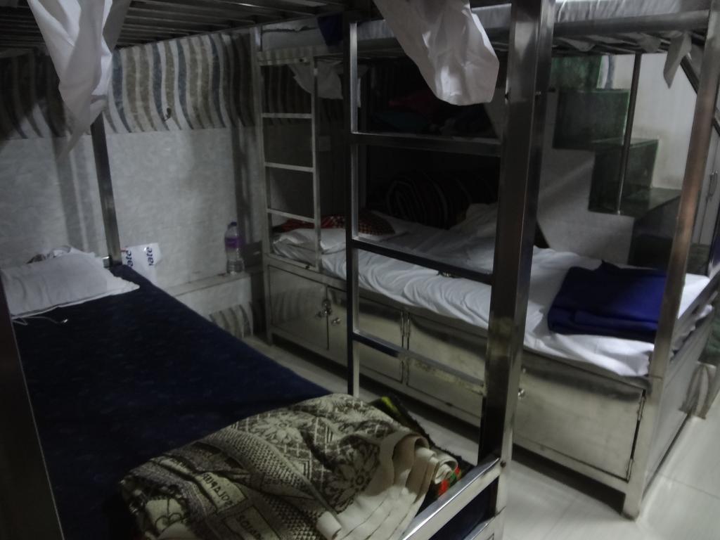 Aashiyana Dormitory Mumbai Exterior photo